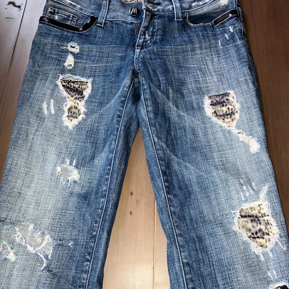 Guess by Marciano Leopard Distressed Jeans Size 27 - Picture 9 of 14